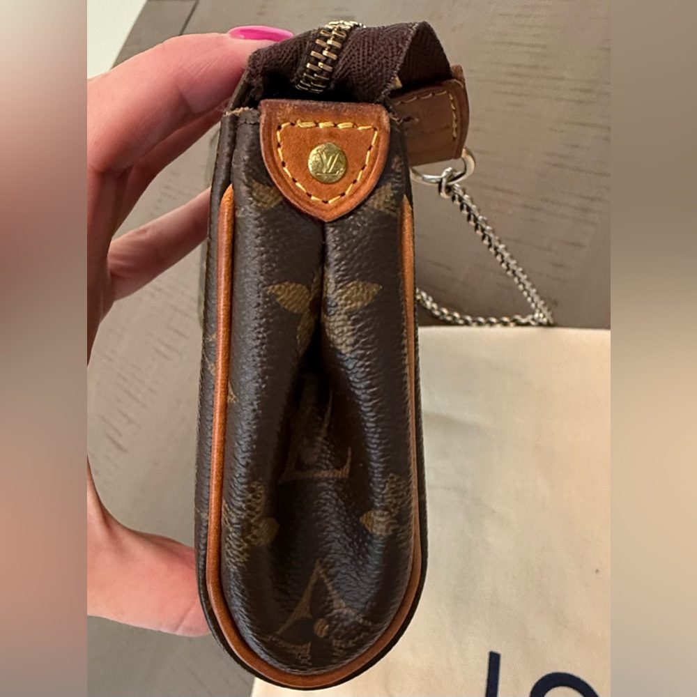 SOLD Louis Vuitton Eva in Classic Monogram - Picture 5 of 15